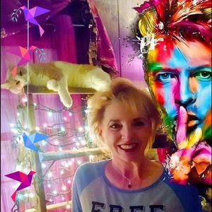 Meet your Posher, Debbie